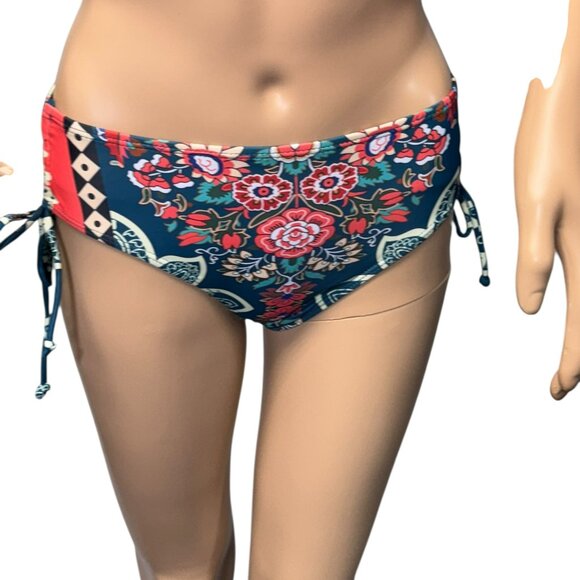 NWT Two-piece Floral Print Bikini Set - Size XS - Picture 3 of 13